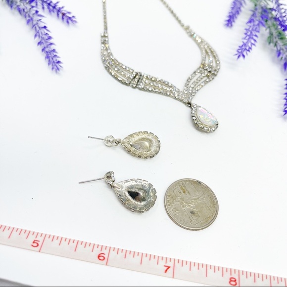 Vintage Stunning Crystal Aurora Borealis Necklace & Earrings Set - Picture 5 of 5